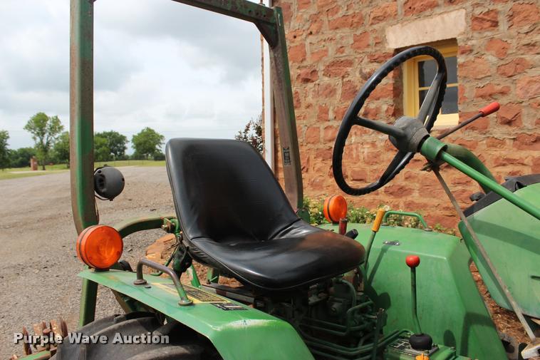 image for item BE9491 1986 John Deere 900HC tractor