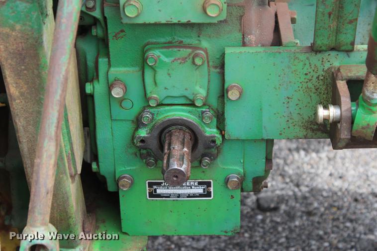 image for item BE9491 1986 John Deere 900HC tractor