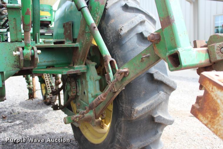 image for item BE9491 1986 John Deere 900HC tractor