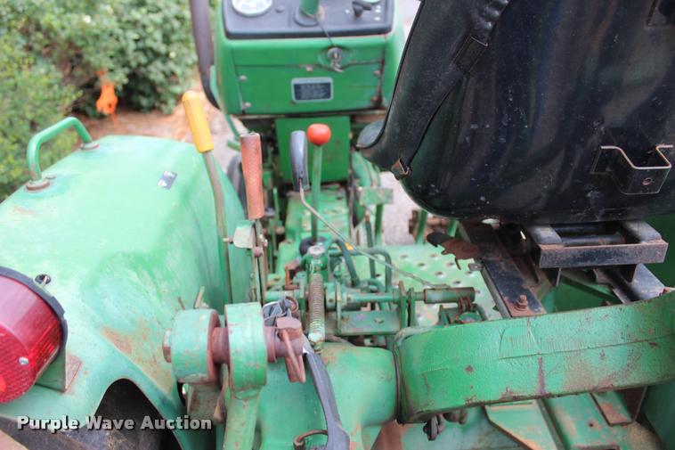 image for item BE9491 1986 John Deere 900HC tractor