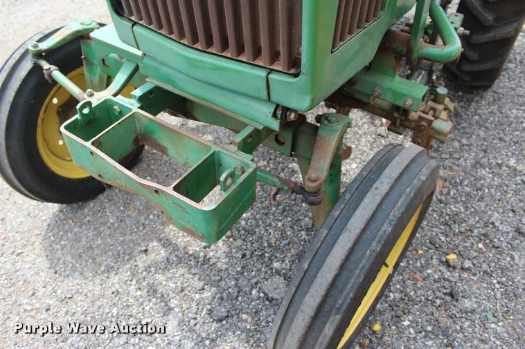 image for item BE9491 1986 John Deere 900HC tractor