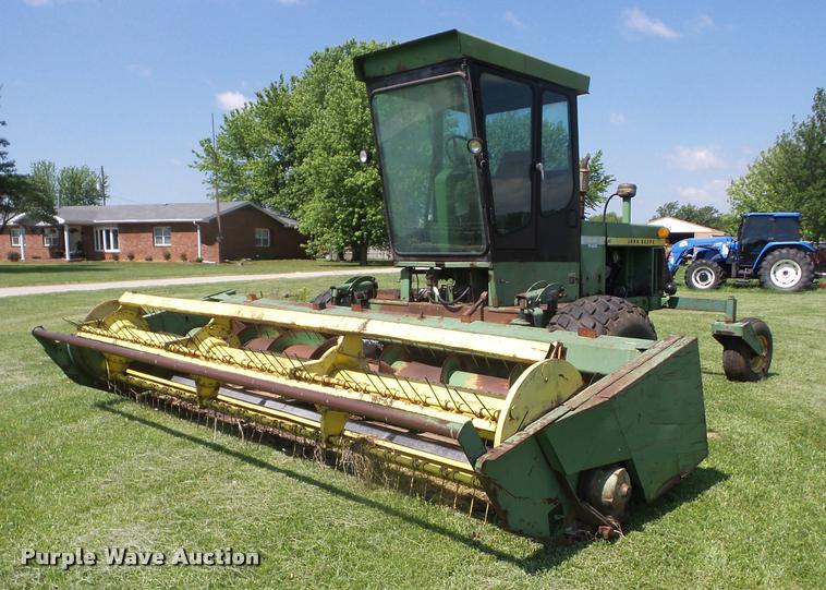 image for item BI9695 1980 John Deere 2280 self-propelled windrower