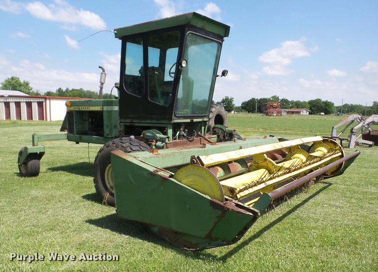 image for item BI9695 1980 John Deere 2280 self-propelled windrower