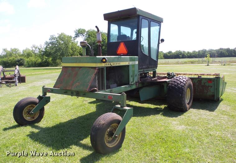 image for item BI9695 1980 John Deere 2280 self-propelled windrower