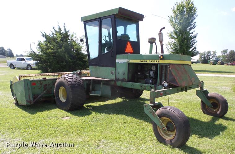 image for item BI9695 1980 John Deere 2280 self-propelled windrower
