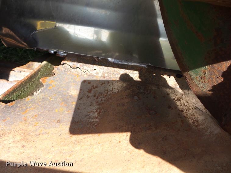 image for item BI9695 1980 John Deere 2280 self-propelled windrower