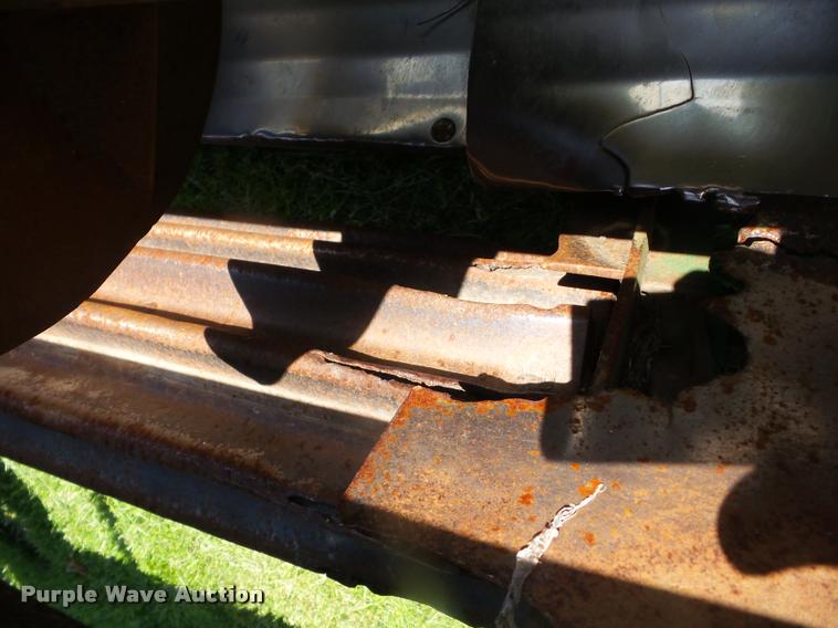 image for item BI9695 1980 John Deere 2280 self-propelled windrower