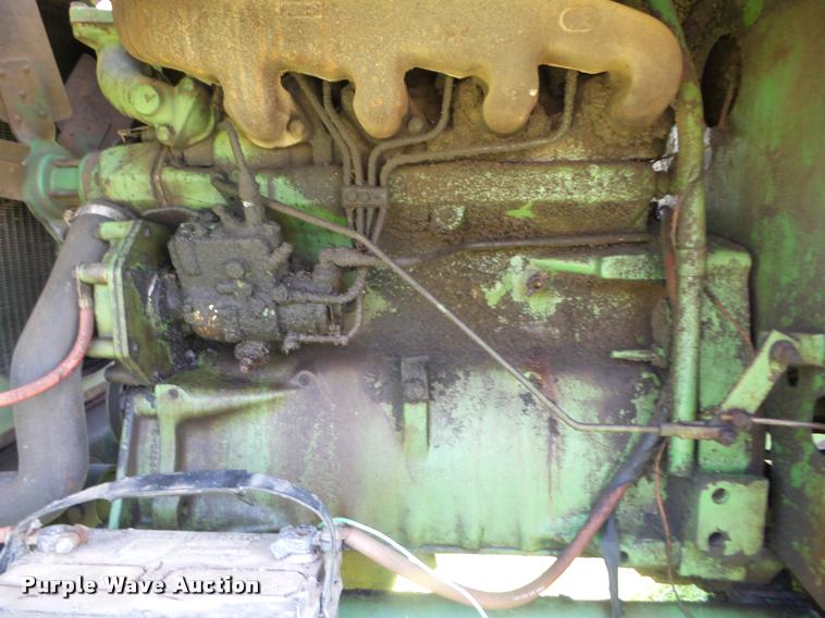 image for item BI9695 1980 John Deere 2280 self-propelled windrower