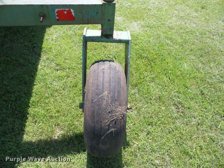 image for item BI9695 1980 John Deere 2280 self-propelled windrower