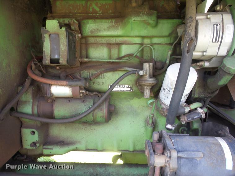 image for item BI9695 1980 John Deere 2280 self-propelled windrower