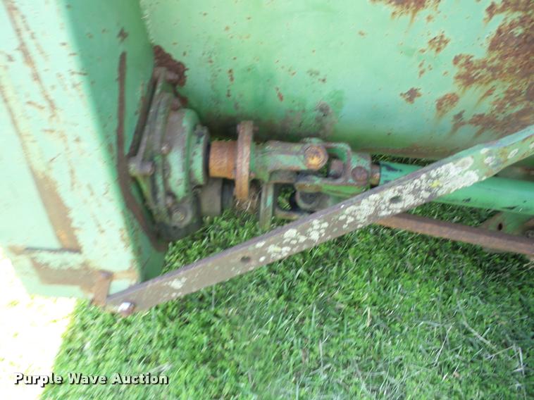 image for item BI9695 1980 John Deere 2280 self-propelled windrower