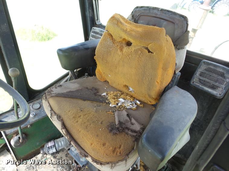 image for item BI9695 1980 John Deere 2280 self-propelled windrower