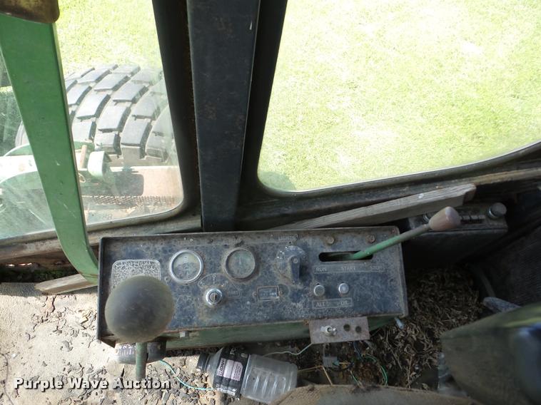 image for item BI9695 1980 John Deere 2280 self-propelled windrower