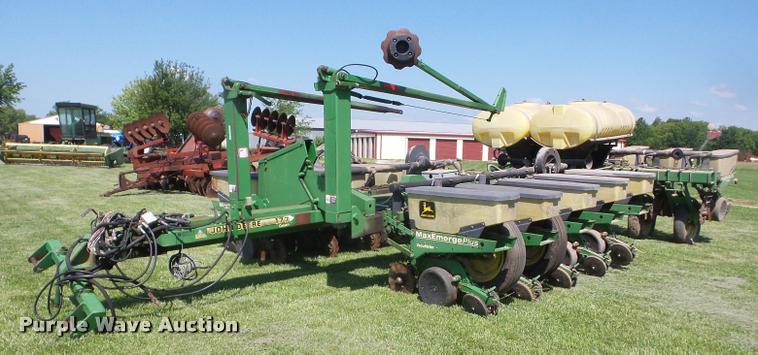image for item BI9697 John Deere 1770 Conservation no-till planter