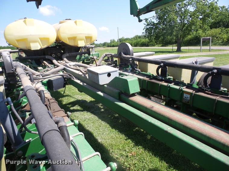 image for item BI9697 John Deere 1770 Conservation no-till planter