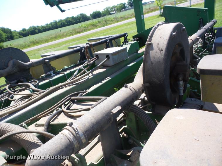 image for item BI9697 John Deere 1770 Conservation no-till planter