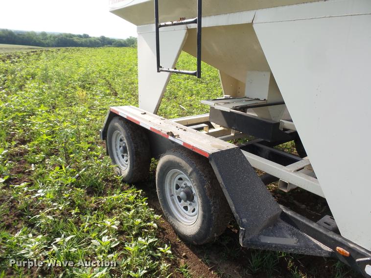 image for item BS9452 Friesen 220BST seed tender