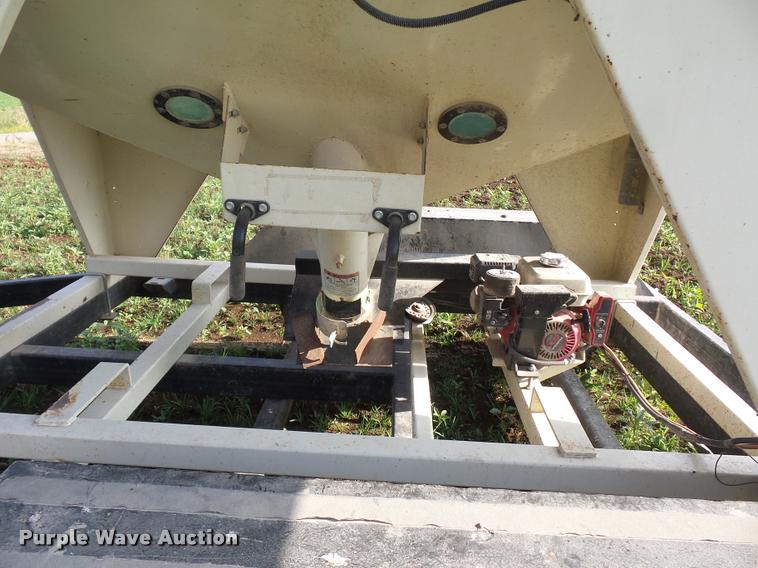 image for item BS9452 Friesen 220BST seed tender