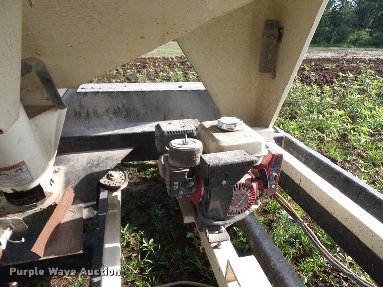 image for item BS9452 Friesen 220BST seed tender