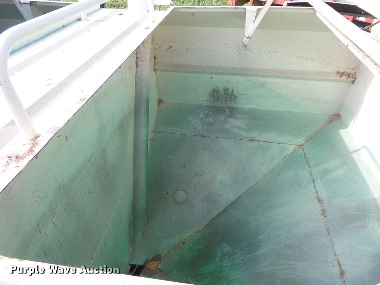 image for item BS9452 Friesen 220BST seed tender