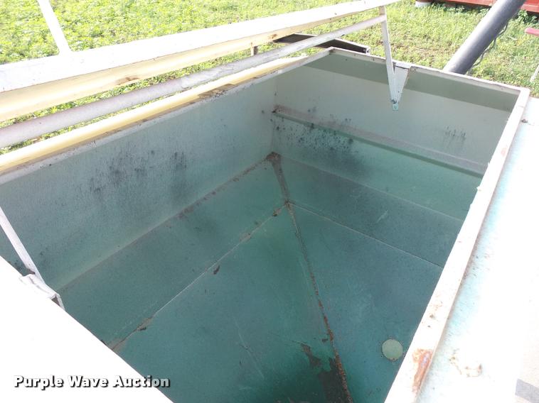 image for item BS9452 Friesen 220BST seed tender