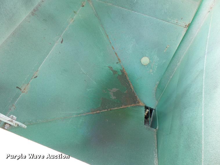 image for item BS9452 Friesen 220BST seed tender