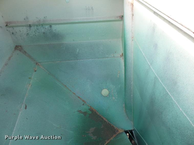 image for item BS9452 Friesen 220BST seed tender