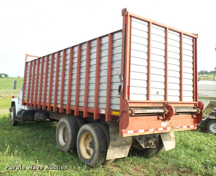 image for item BS9454 1980 International F1954 silage truck