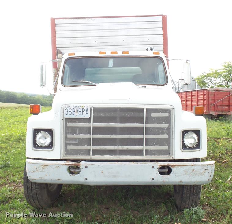 image for item BS9454 1980 International F1954 silage truck
