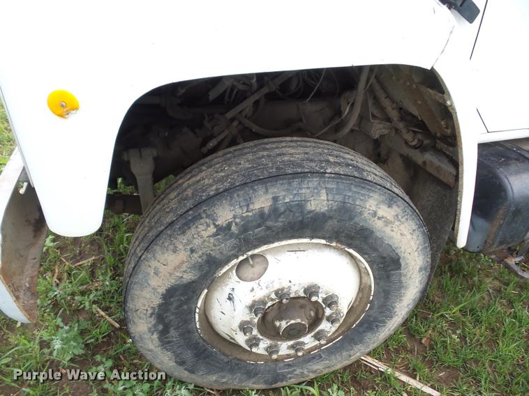 image for item BS9454 1980 International F1954 silage truck