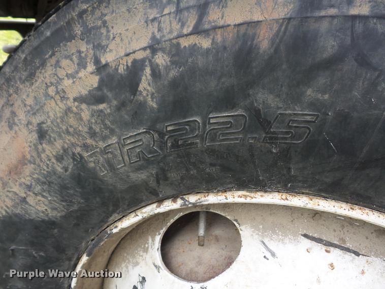 image for item BS9454 1980 International F1954 silage truck