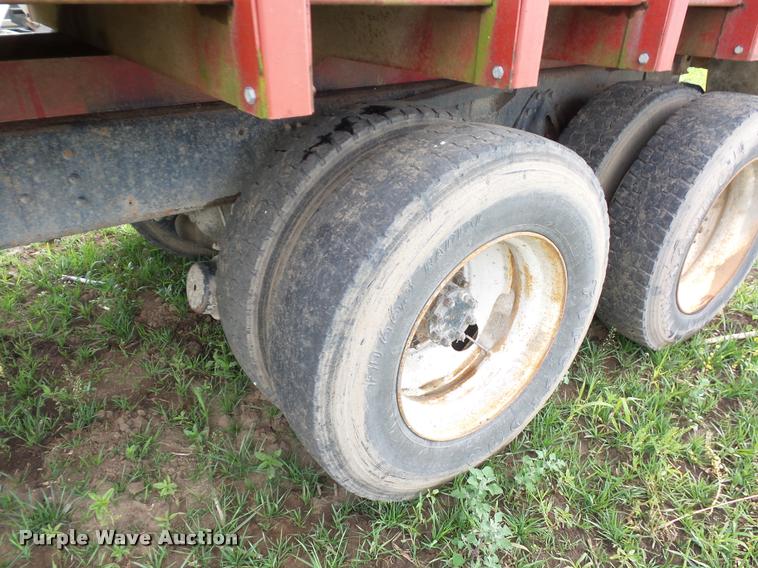 image for item BS9454 1980 International F1954 silage truck
