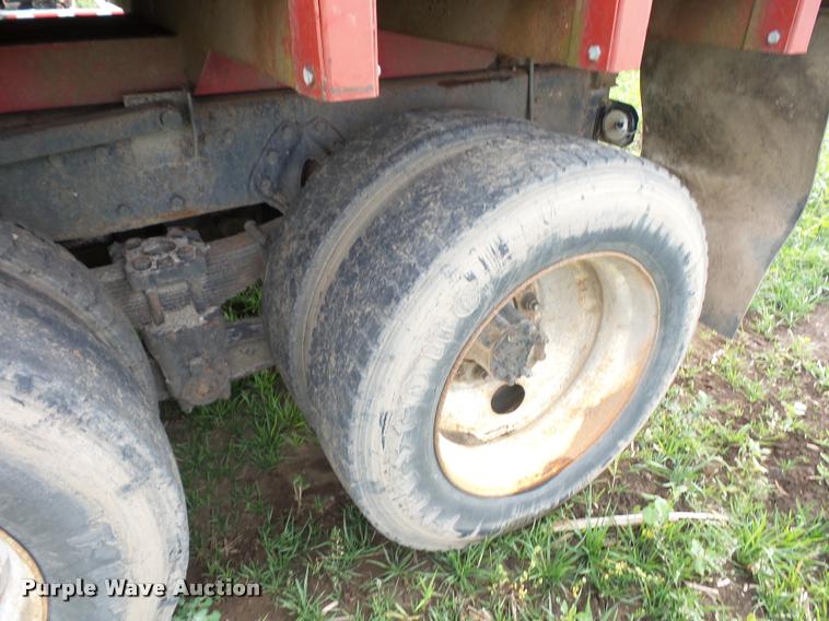 image for item BS9454 1980 International F1954 silage truck