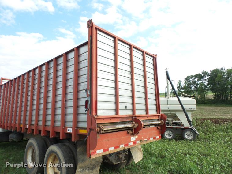 image for item BS9454 1980 International F1954 silage truck