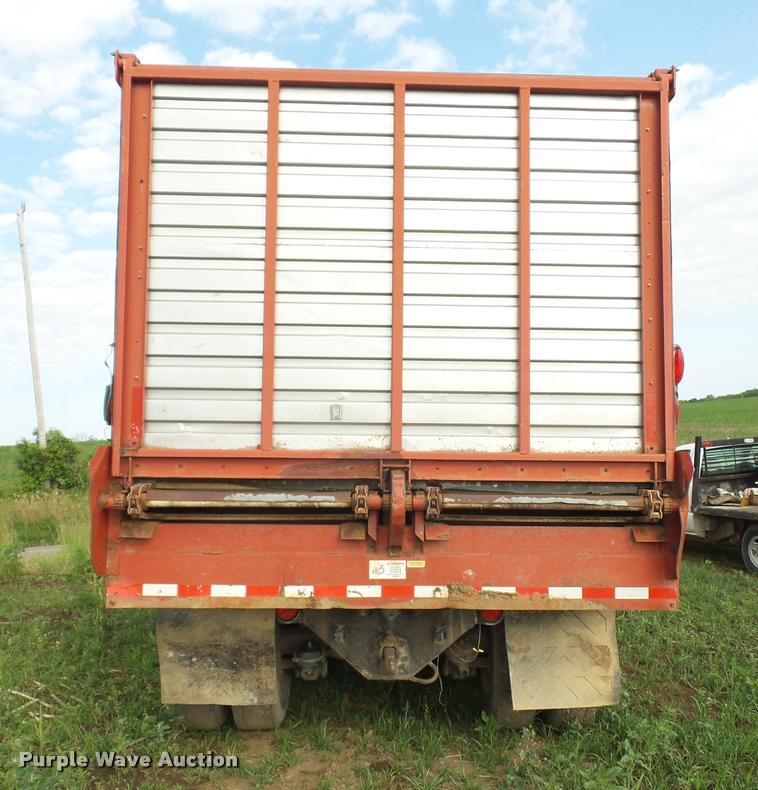 image for item BS9454 1980 International F1954 silage truck