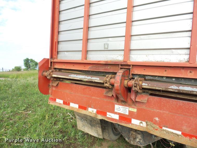 image for item BS9454 1980 International F1954 silage truck