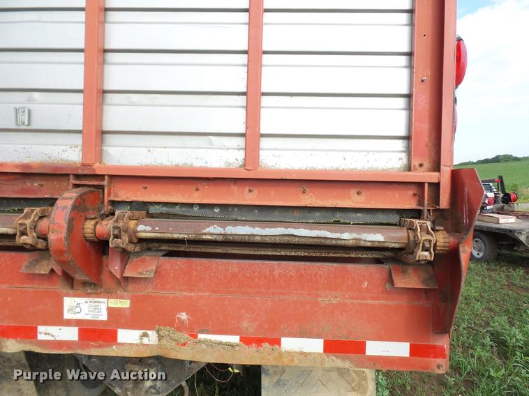 image for item BS9454 1980 International F1954 silage truck