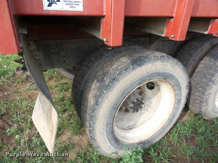 image for item BS9454 1980 International F1954 silage truck