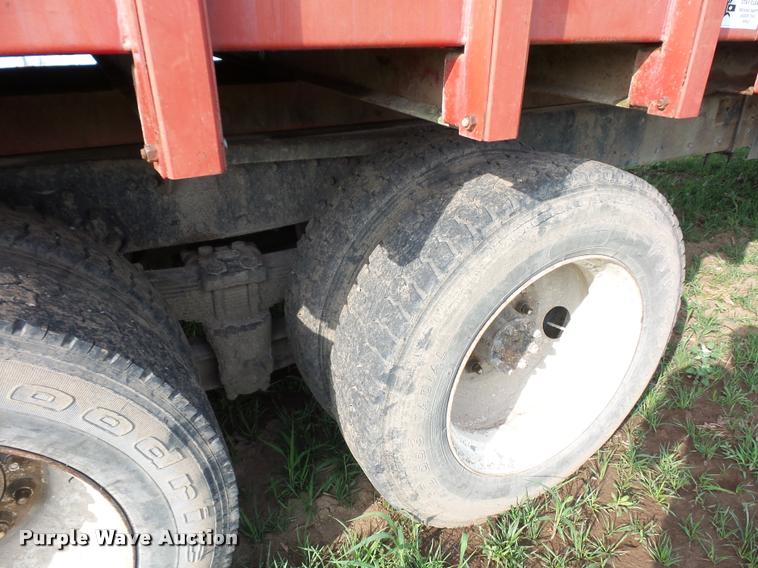 image for item BS9454 1980 International F1954 silage truck