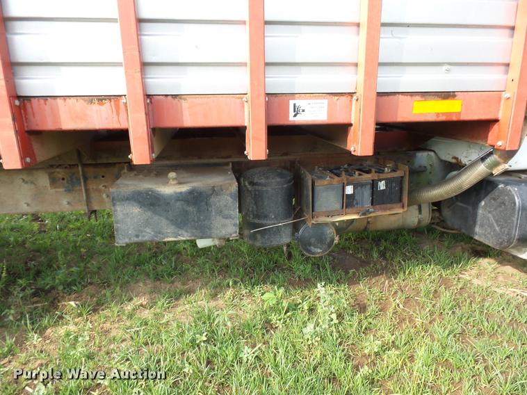 image for item BS9454 1980 International F1954 silage truck