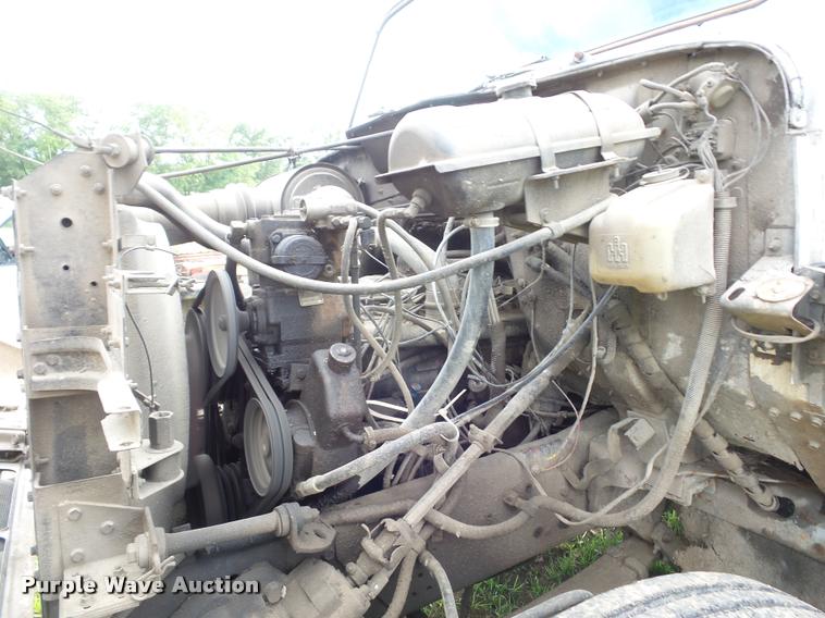 image for item BS9454 1980 International F1954 silage truck