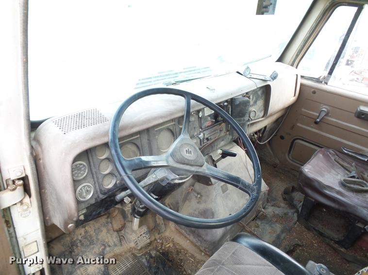 image for item BS9454 1980 International F1954 silage truck