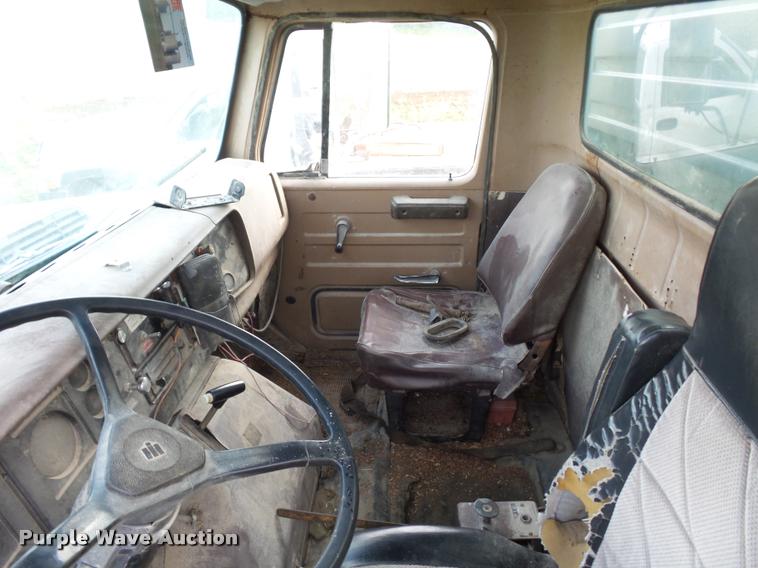 image for item BS9454 1980 International F1954 silage truck