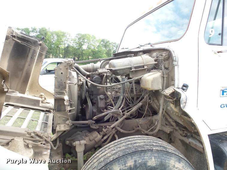 image for item BS9454 1980 International F1954 silage truck