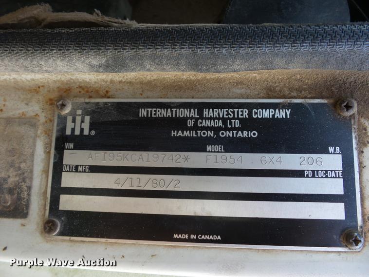 image for item BS9454 1980 International F1954 silage truck