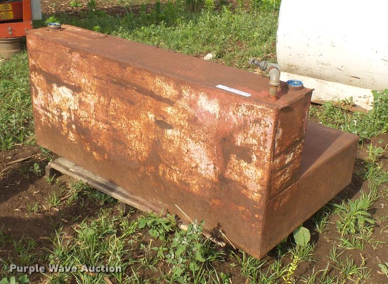 image for item BS9457 L-shaped fuel tank