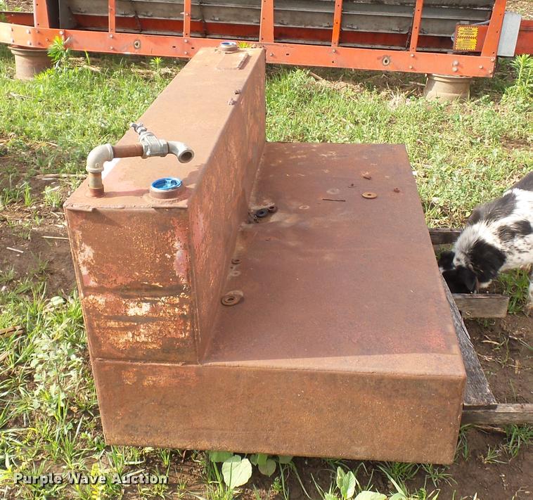 image for item BS9457 L-shaped fuel tank