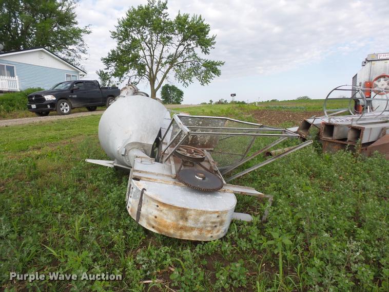 image for item BS9461 Clay grain leg