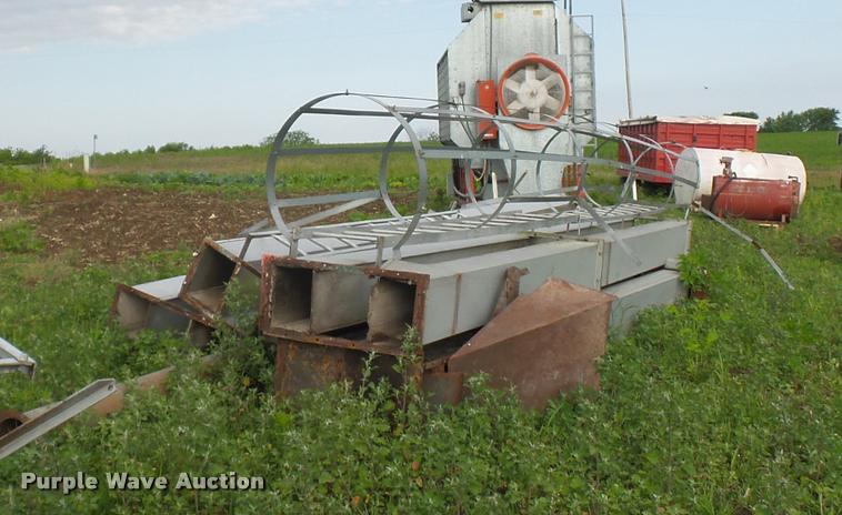 image for item BS9461 Clay grain leg