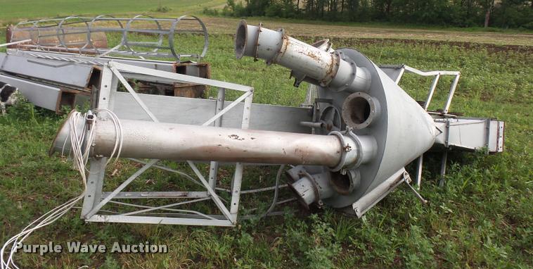 image for item BS9461 Clay grain leg